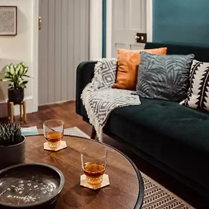 Artistic Hideaway Within York's Ancient Walls York