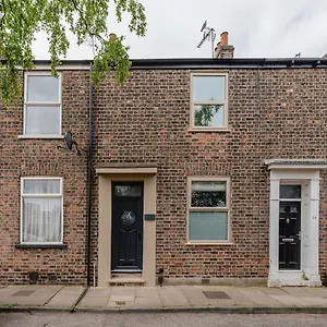 Swan House: Central City Retreat With Free Parking York