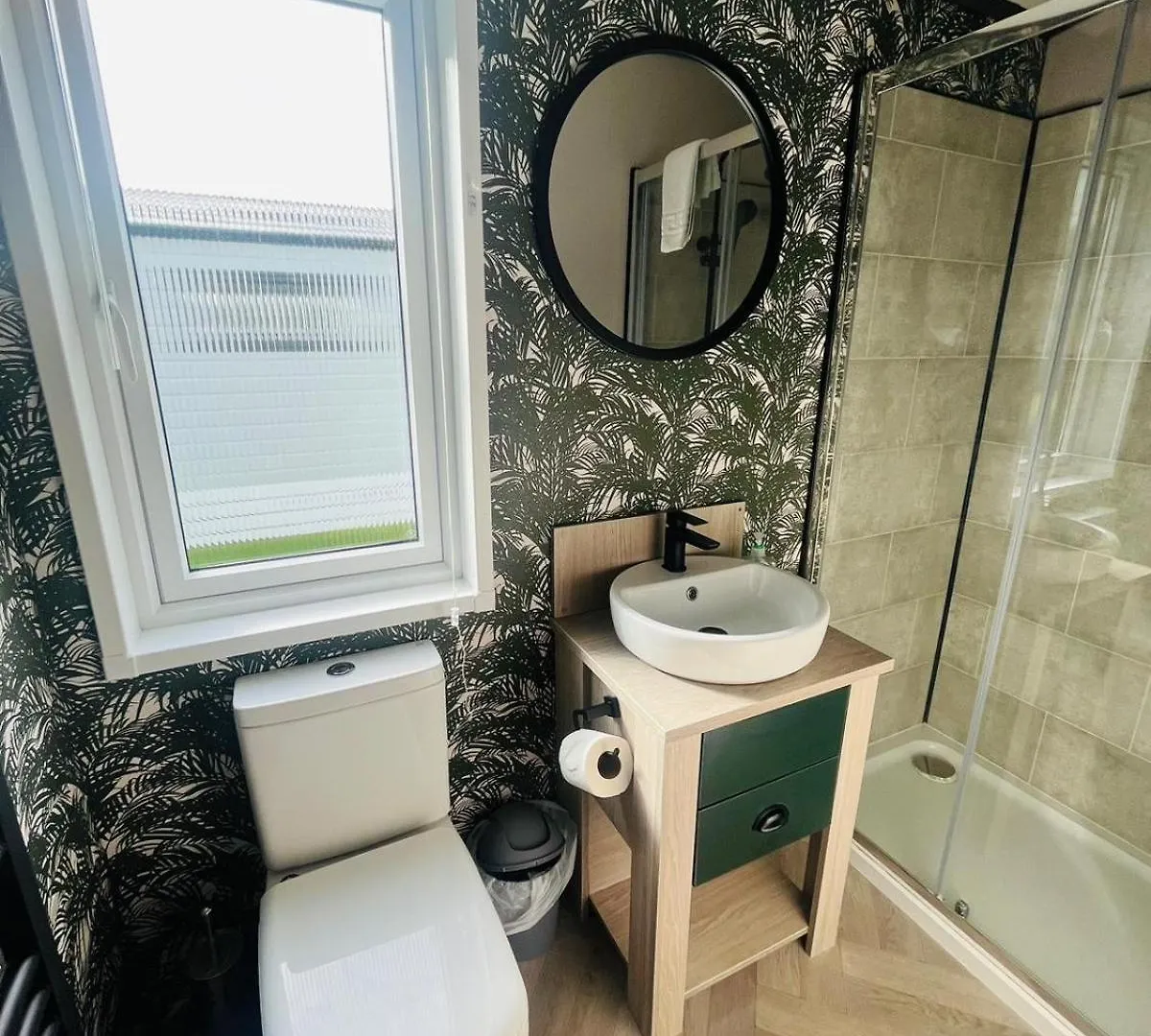 Teejay'S Lodge With Hot Tub York